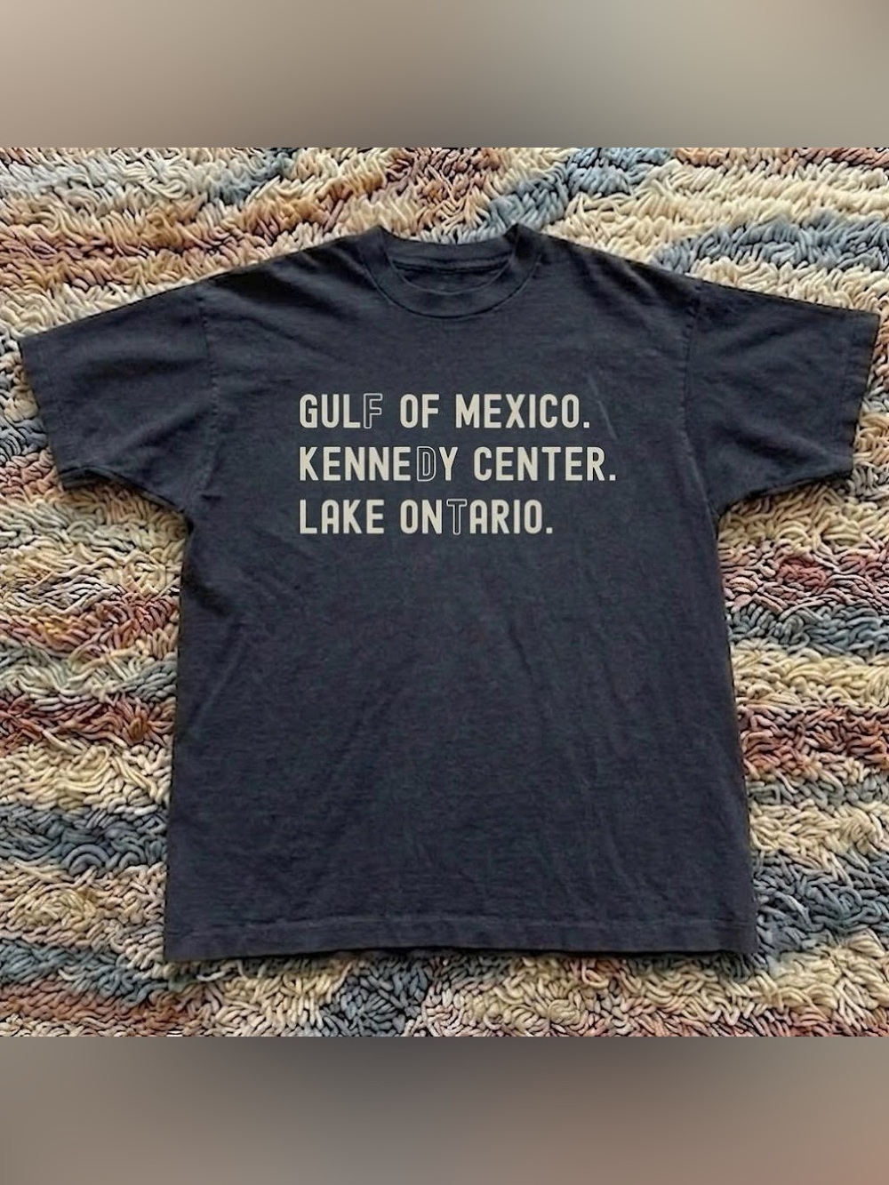 Black Short-Sleeve Graphic Tee - 'Gulf of Mexico' Text Print
